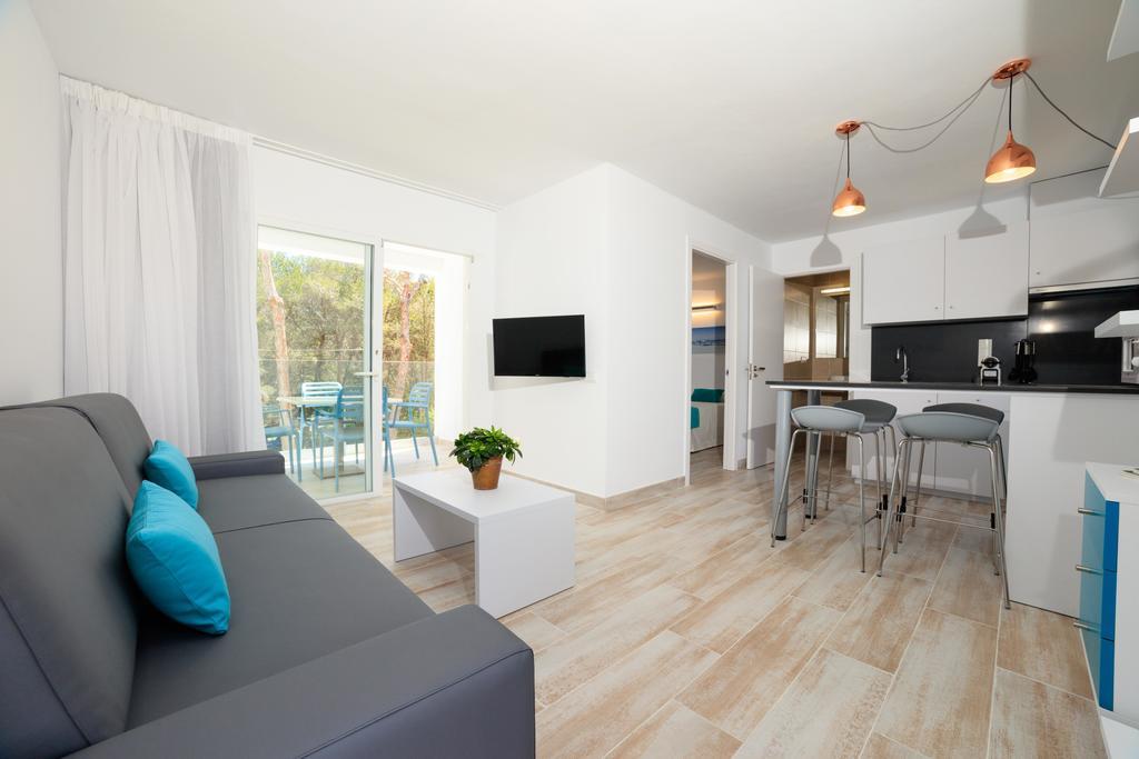 Pinos Playa Suites Playa Migjorn Exterior photo